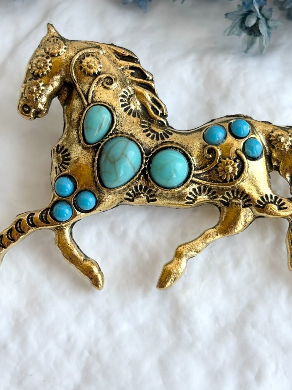 Horse Equestrian Vintage Inspired Faux Turquoise Gold Toned Brooch Pin - Picture 3 of 14